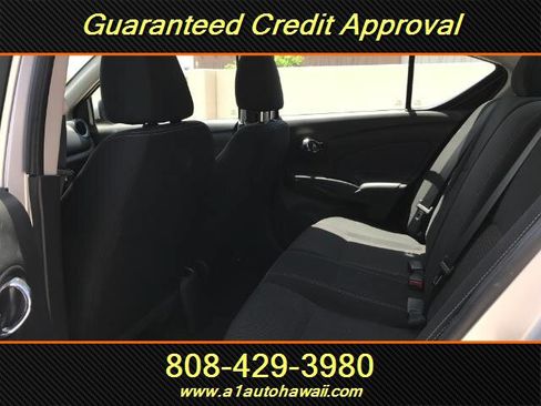 Used 2016 Nissan Versa SV FWD image 7