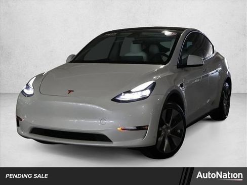 Used 2023 Tesla Model Y Long Range image 1