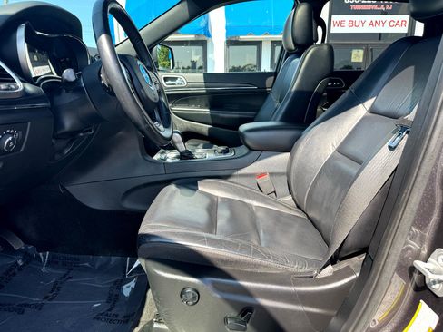 Used 2019 Jeep Grand Cherokee Limited image 10