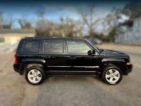 Used 2016 Jeep Patriot Latitude image 8
