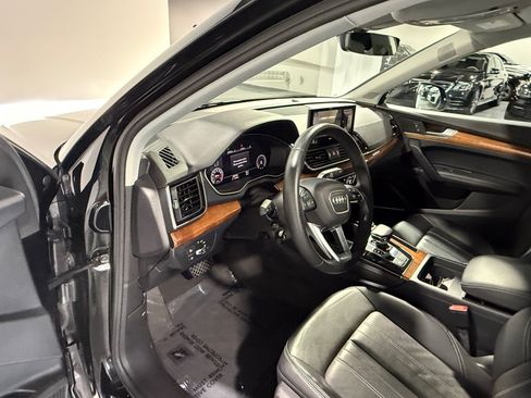 Used 2023 Audi Q5 2.0T Premium Plus w/ Premium Plus Package AWD/4WD image 18