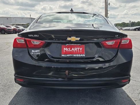 Used 2018 Chevrolet Malibu LT FWD image 4