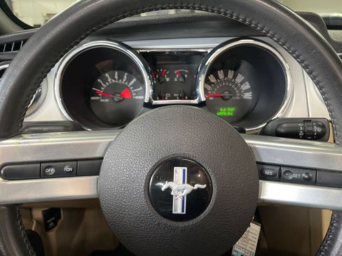 Used 2009 Ford Mustang GT Premium RWD image 43