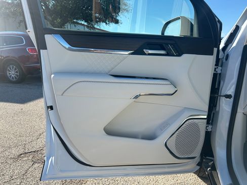 New 2026 GMC Acadia Denali w/ Super Cruise Package AWD/4WD image 30