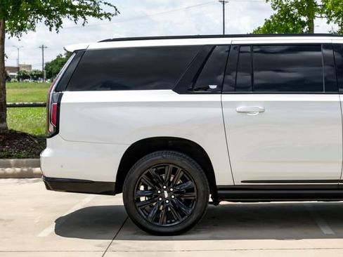 Used 2023 Cadillac Escalade ESV Sport w/ Touring Package AWD/4WD image 8