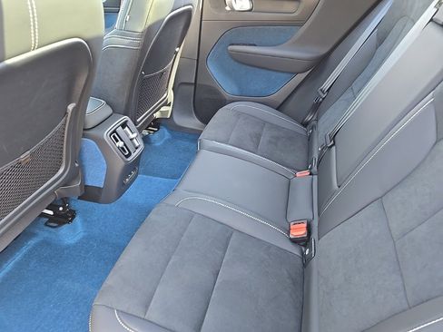 Certified 2023 Volvo XC40 Recharge Ultimate image 9