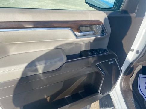 Used 2023 GMC Sierra 1500 SLT w/ SLT Premium Package image 17