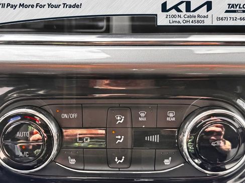 Used 2025 Chevrolet Trax LT w/ LT Convenience Package FWD image 6