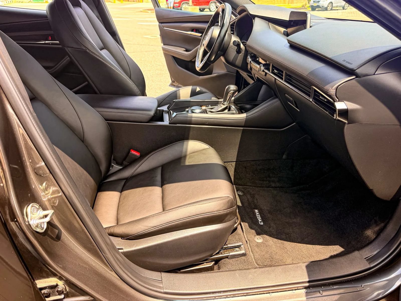 Used 2023 MAZDA MAZDA3 s FWD image 15