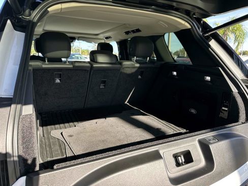 Used 2023 Land Rover Range Rover SE image 10