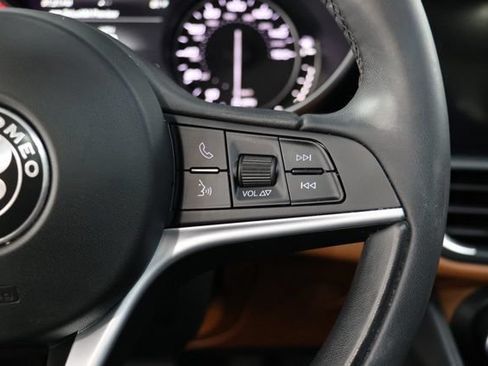 Used 2019 Alfa Romeo Giulia AWD w/ Cold Weather Package image 16