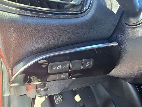 Used 2017 Toyota Prius Prime Premium w/ Carpet Mat Package image 18