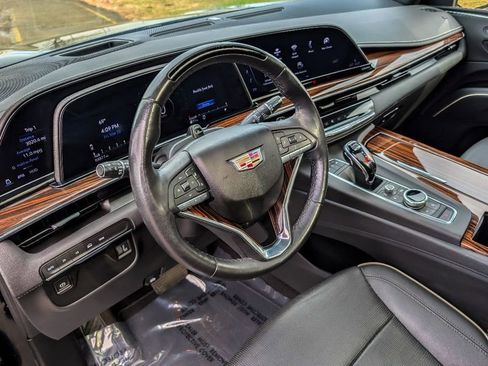 Used 2023 Cadillac Escalade ESV Premium Luxury image 20