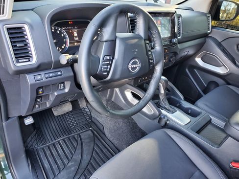 Used 2022 Nissan Frontier SV image 17