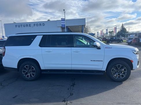 Used 2021 Chevrolet Suburban Z71 w/ Luxury Package image 5