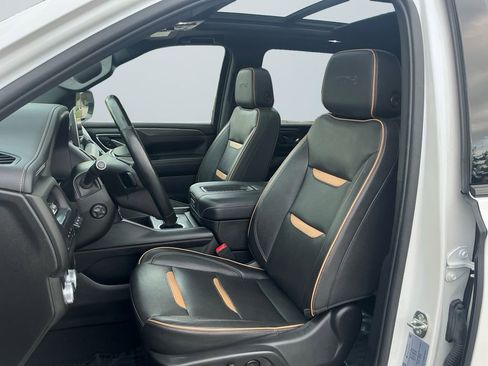 Used 2023 GMC Yukon XL AT4 w/ AT4 Premium Package image 9