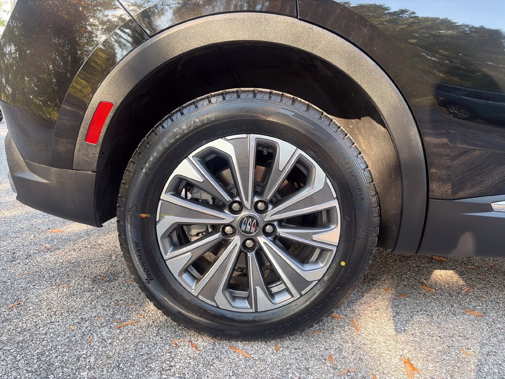 Used 2024 Buick Envision Preferred AWD/4WD image 39