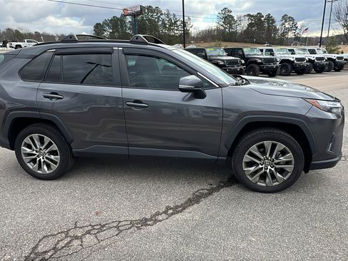 Used 2022 Toyota RAV4 XLE Premium image 7