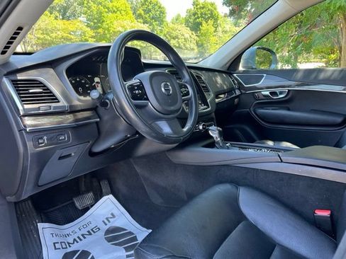 Used 2018 Volvo XC90 T6 Momentum w/ Momentum Plus Package AWD/4WD image 11