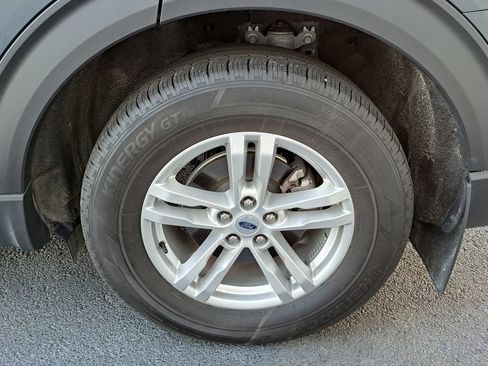 Used 2023 Ford Explorer XLT AWD/4WD image 17