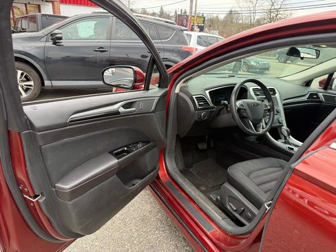 Used 2014 Ford Fusion SE w/ Equipment Group 201A image 15