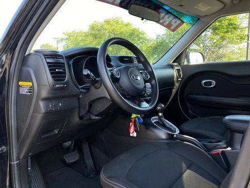 Used 2019 Kia Soul + FWD image 10