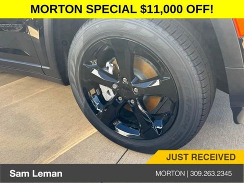 New 2025 Jeep Grand Cherokee Limited w/ Black Appearance Package image 4