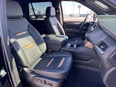 Used 2023 GMC Yukon AT4 w/ AT4 Premium Package image 12
