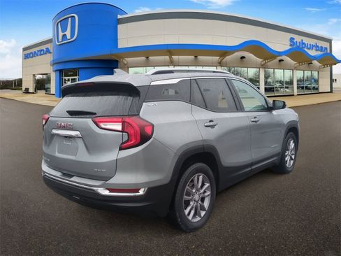 Used 2023 GMC Terrain SLT image 8