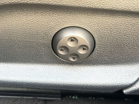 Used 2019 Mercedes-Benz C 300 Sedan image 13