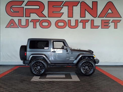 Used 2017 Jeep Wrangler Sahara w/ Connectivity Group AWD/4WD image 1