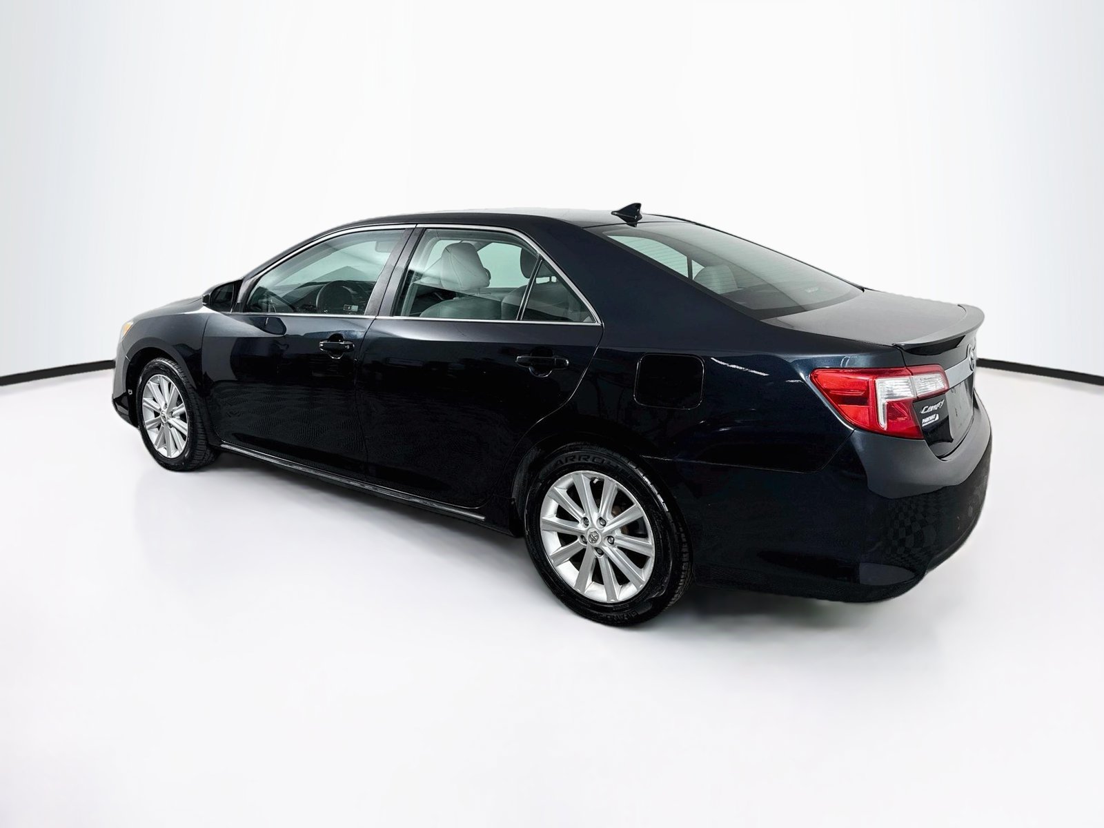 Used 2012 Toyota Camry XLE FWD image 5