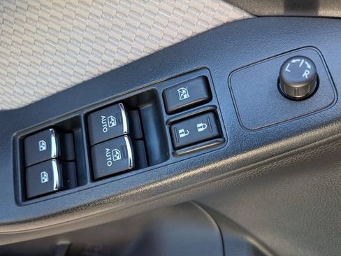 Used 2017 Subaru Forester 2.5i Premium AWD/4WD image 12