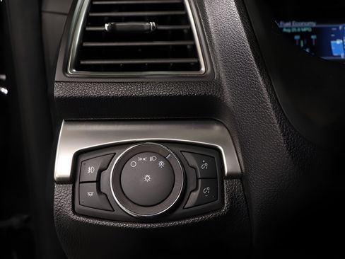 Used 2019 Ford Explorer XLT AWD/4WD image 20