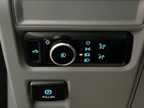 Used 2023 Ford F150 XLT AWD/4WD image 11