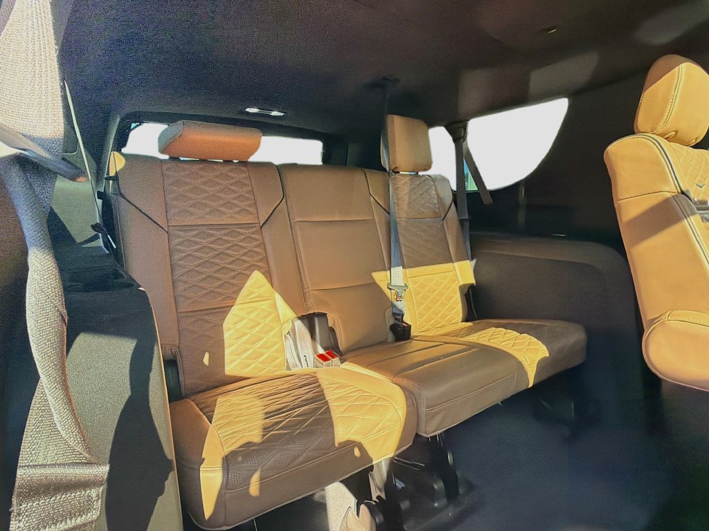 Used 2022 Cadillac Escalade ESV Premium Luxury RWD image 28