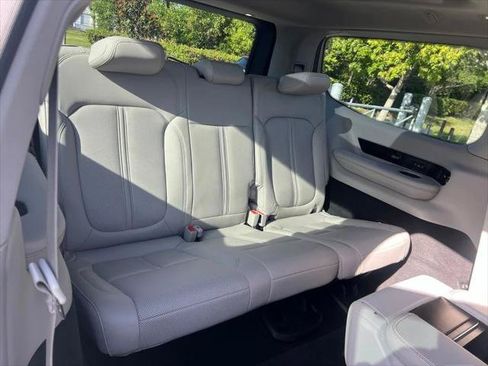 Certified 2022 Jeep Grand Wagoneer Series I AWD/4WD image 21