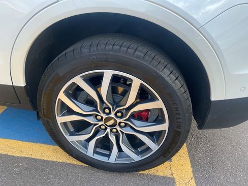 Used 2024 Cadillac XT5 Sportv w/ Technology Package image 9