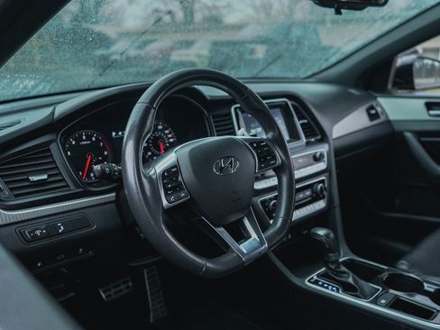 Used 2018 Hyundai Sonata Sport image 6