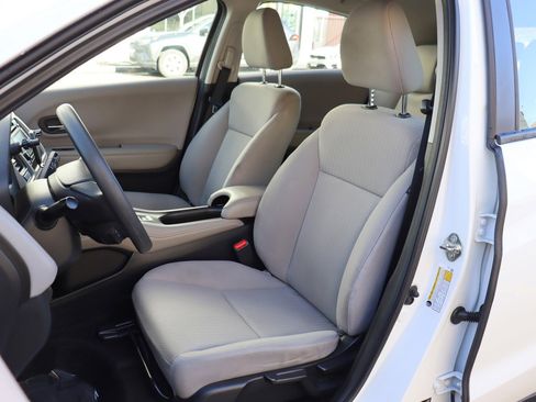 Used 2017 Honda HR-V LX image 12