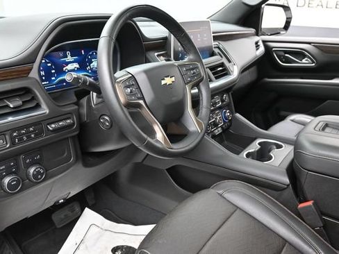 Used 2023 Chevrolet Suburban High Country AWD/4WD image 14