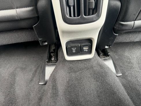 Used 2018 Jeep Compass Limited AWD/4WD image 14
