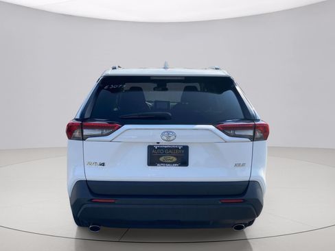 Used 2023 Toyota RAV4 XLE w/ Convenience Package FWD image 4