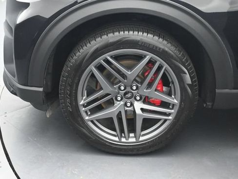 Certified 2025 Ford Explorer ST-Line w/ Premium Package AWD/4WD image 37