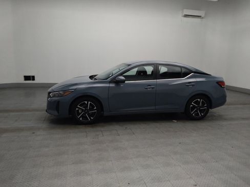 Used 2025 Nissan Sentra SV FWD image 2