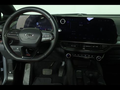 Used 2025 Chevrolet Equinox EV RS image 19