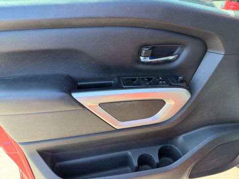 Used 2021 Nissan Titan SV w/ SV Convenience Package RWD image 13
