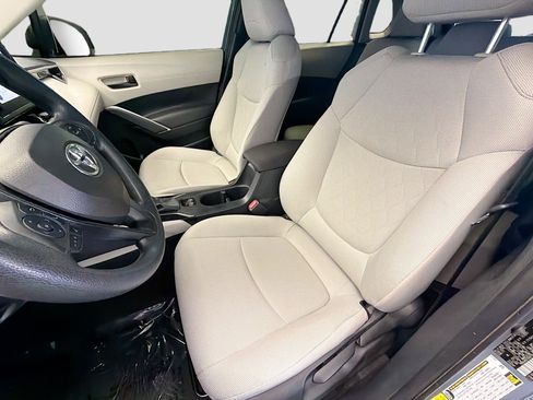 Used 2024 Toyota Corolla Cross L image 11
