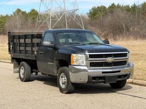 Used 2009 Chevrolet Silverado 2500 W/T RWD image 2