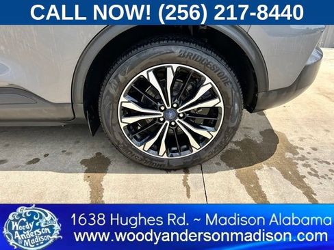 Used 2021 Ford Escape SE w/ SE Sport Appearance Package FWD image 7
